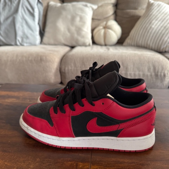 Air Jordan 1 Low SE - Picture 5 of 7